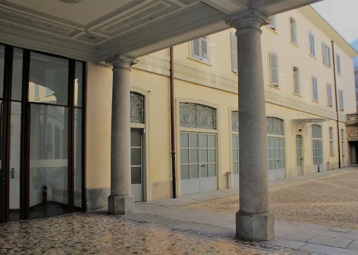 Palazzo Della Torre Elegant Apartment In Como